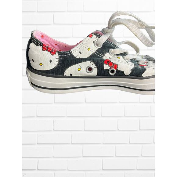Converse Chuck Taylor All Star OX x Hello Kitty Black 2018 Women's 6 - Picture 6 of 14